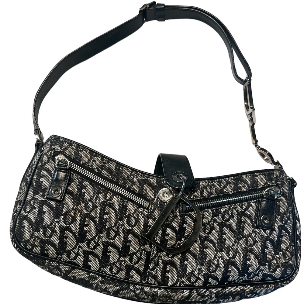 Vintage Trotter Charm Shoulder Bag Diorissimo Canvas Medium
Visit